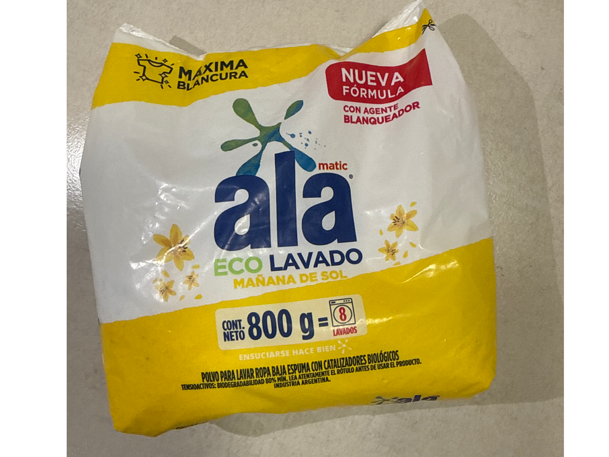 Jabón Ala en polvo matic  x800 g con  blanqueador sol