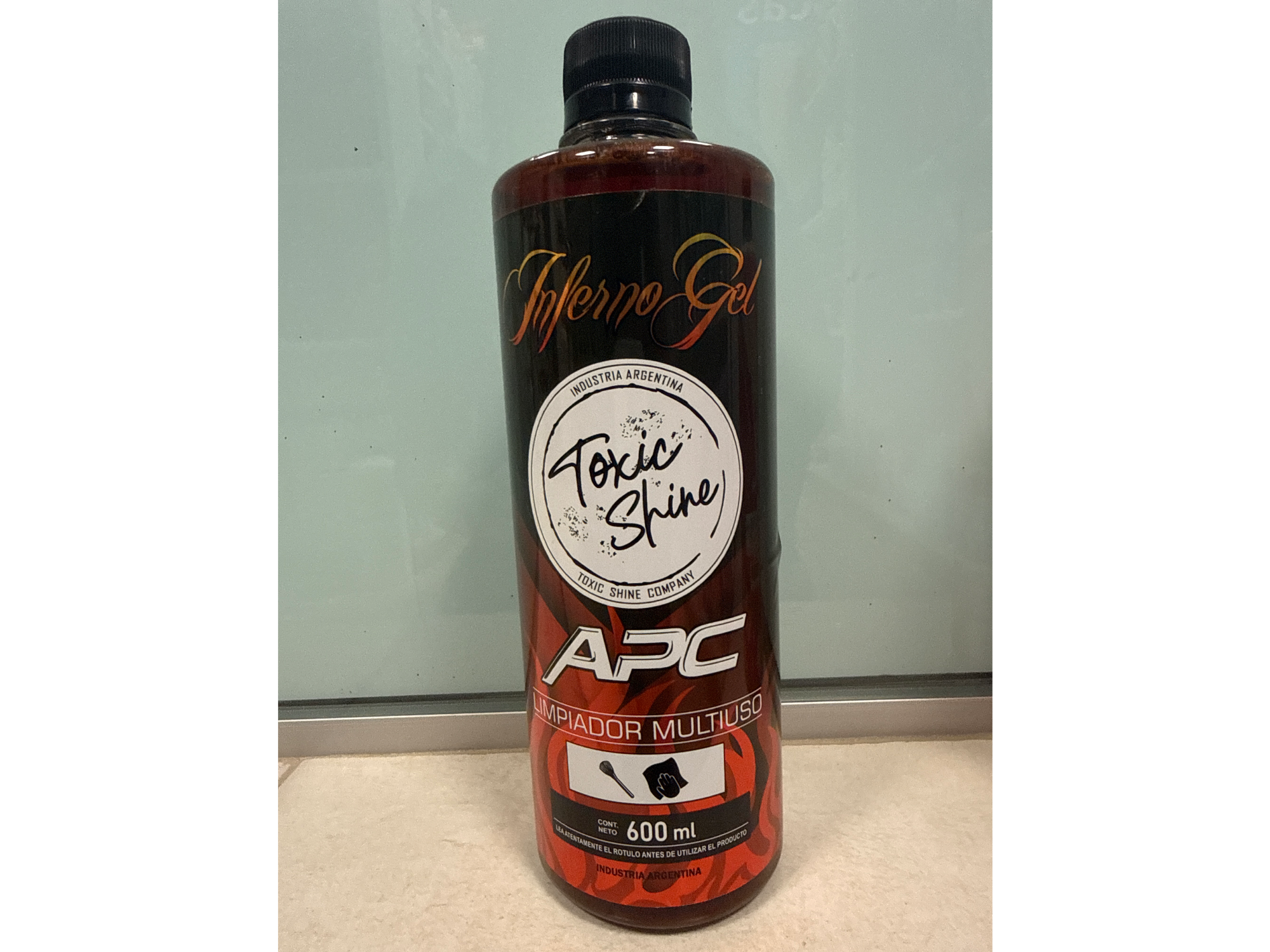 Limpiador Multiuso Apc Toxic Shine -x600ml