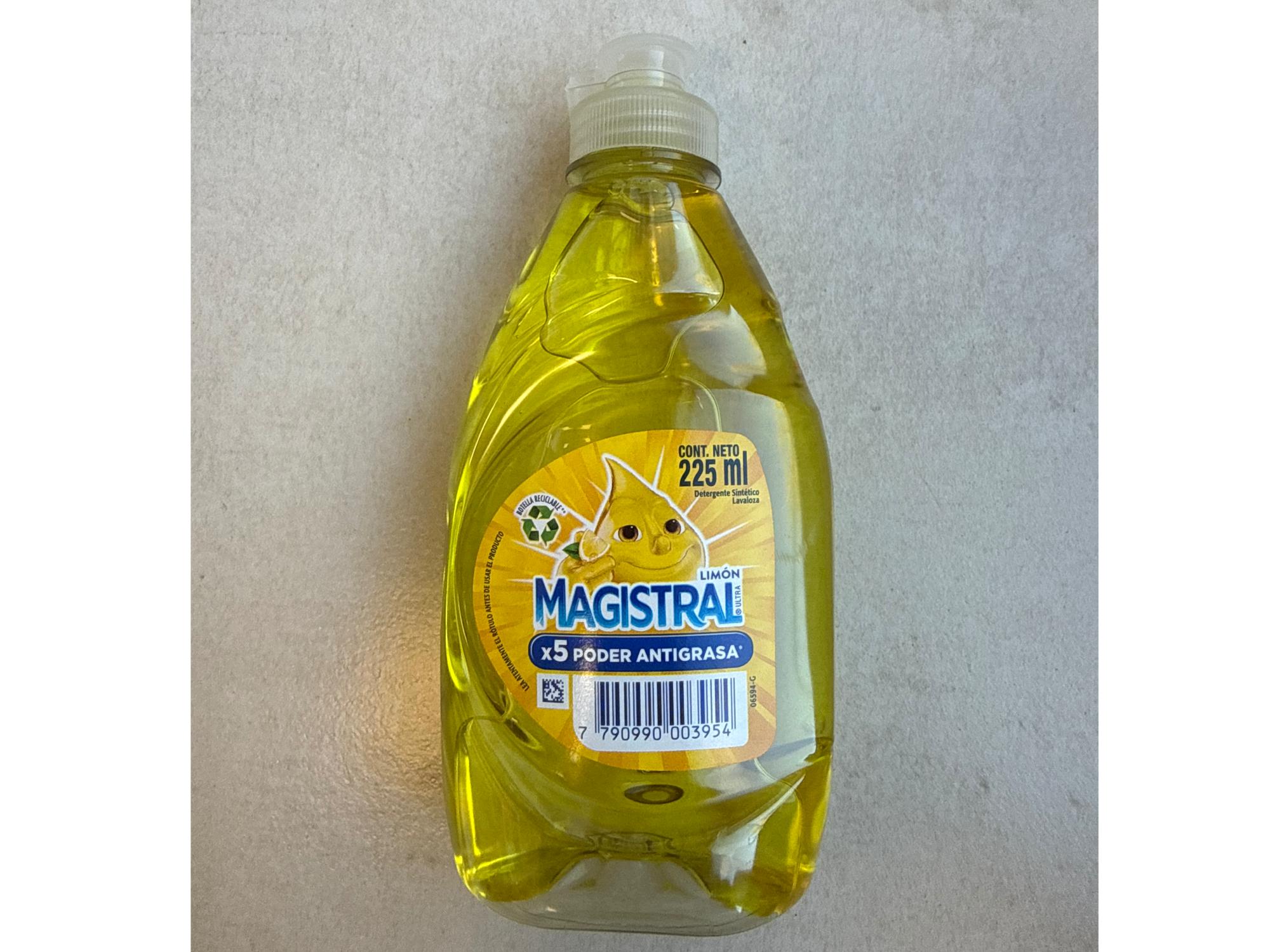 Detergente magistral x 225 ml limón