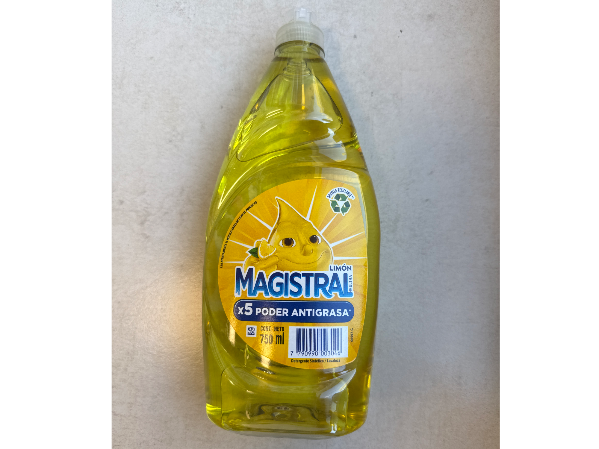 Detergente magistral x 750 ml limón