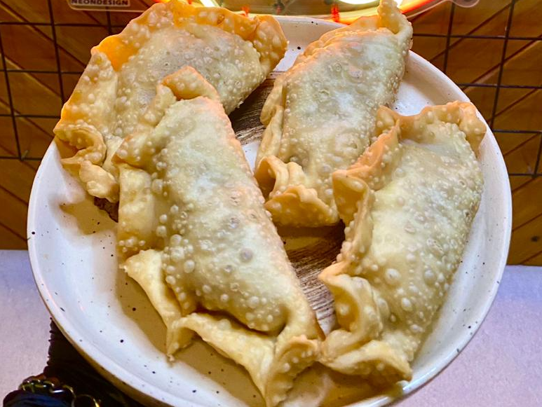 Empanadas de Vacio con Provolone