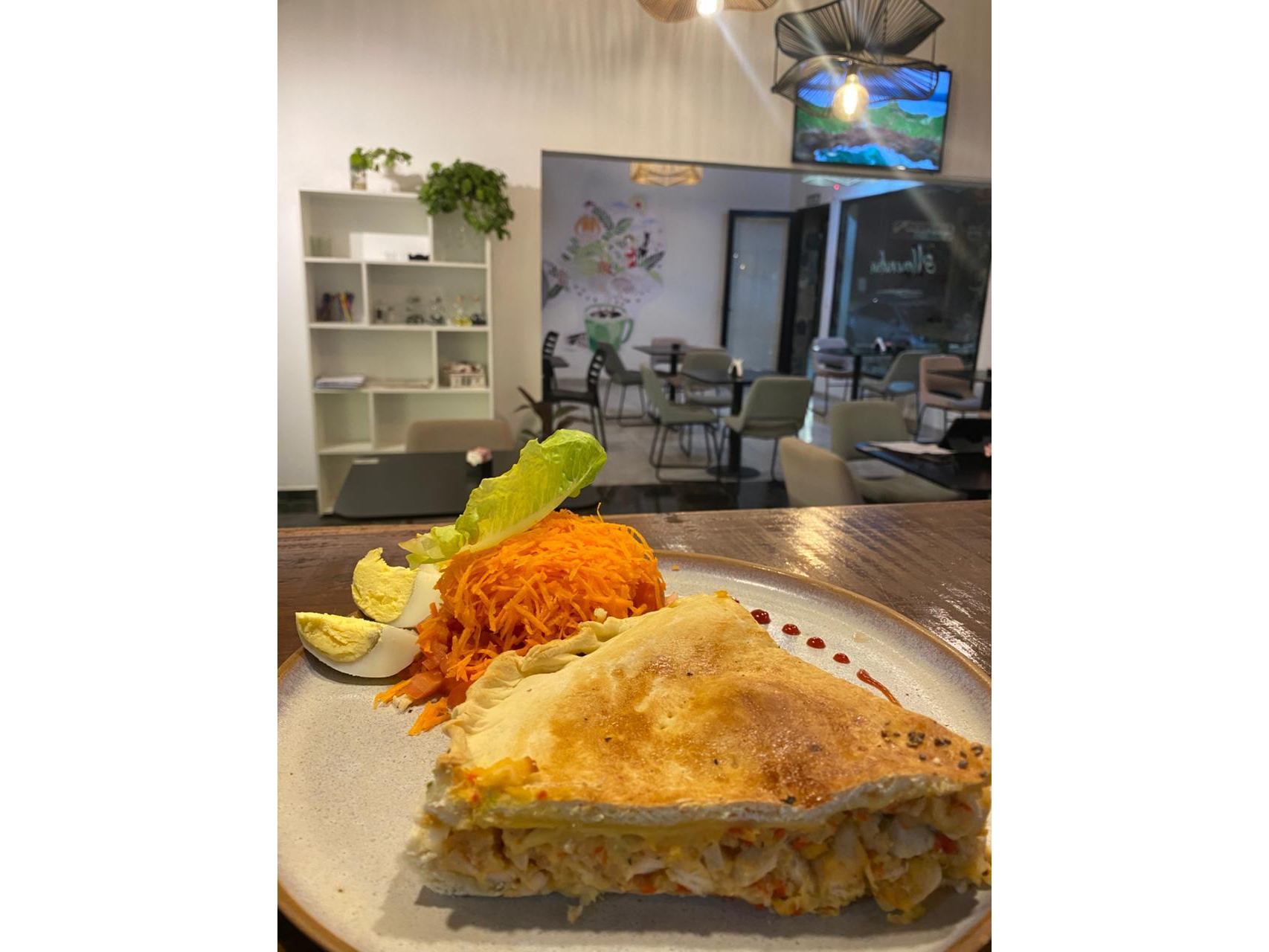 TARTA CON ENSALADA