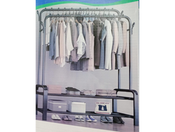 Perchero metálico con ruedas