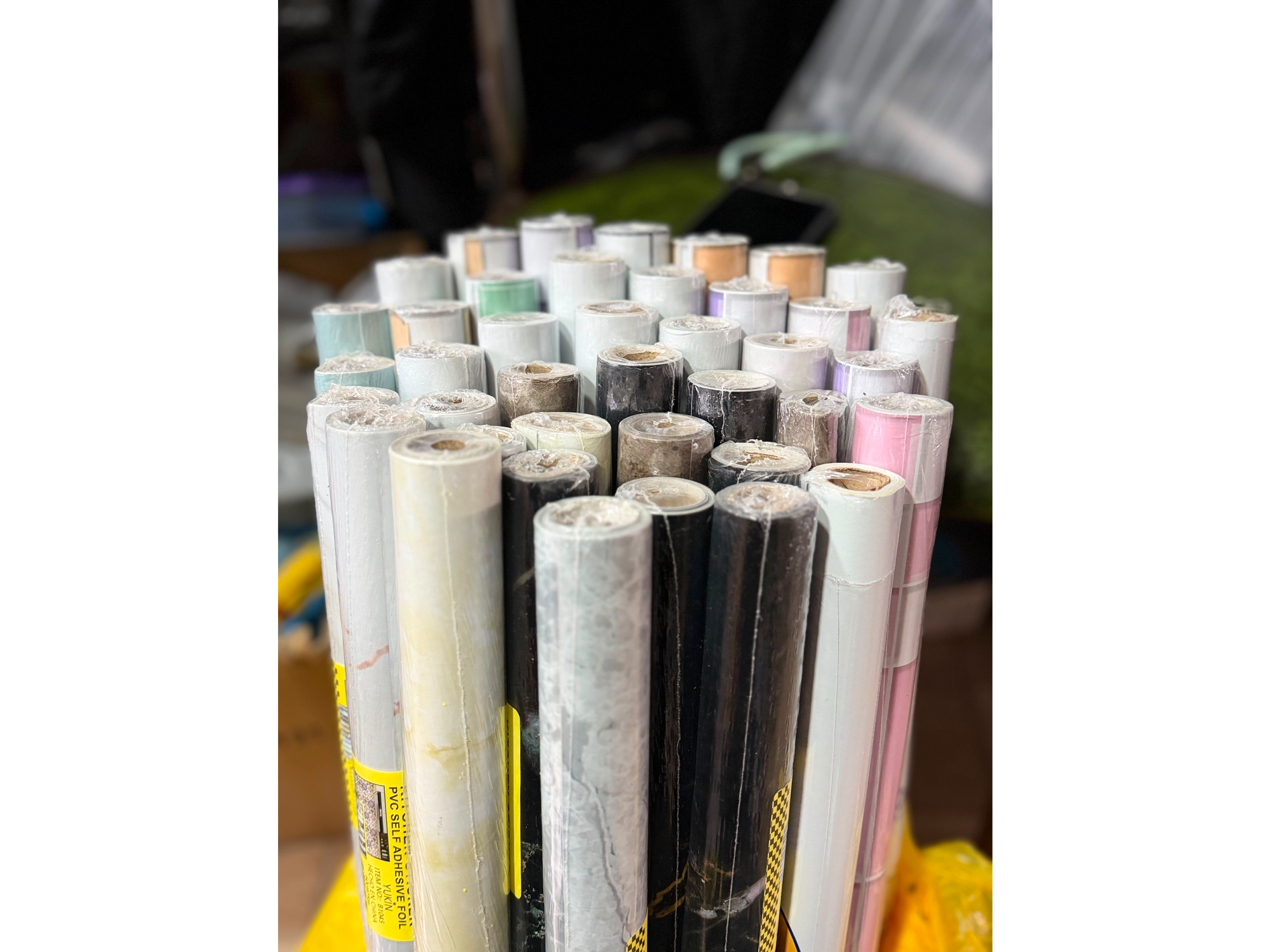 Rollos autoadhesivos