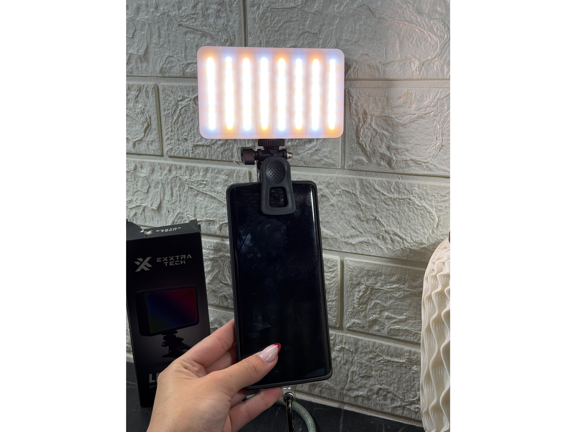 Luz led RGB con soporte Extra Tech