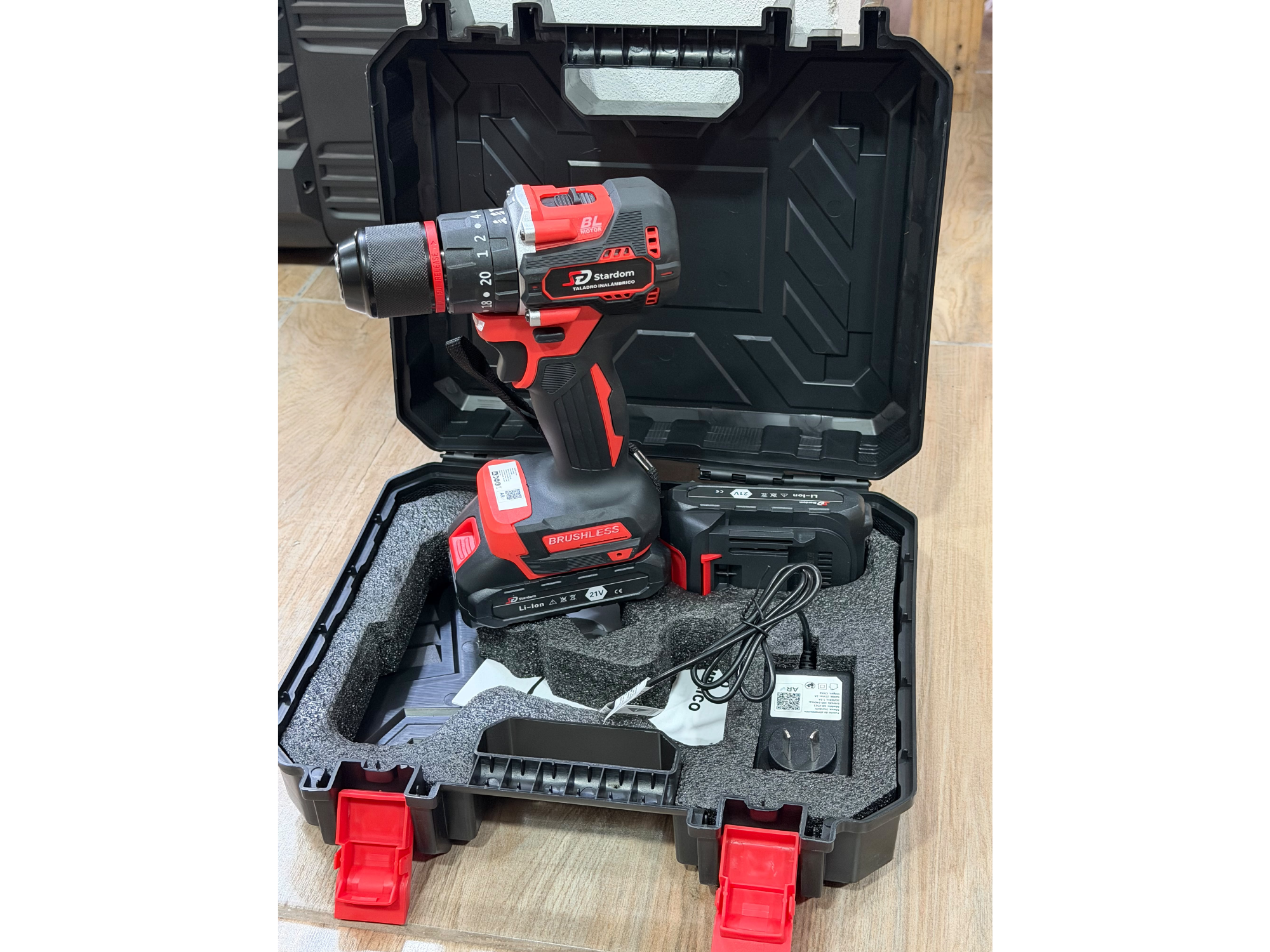 TALADRO INALÁMBRICO BRUSHLESS STARDOM