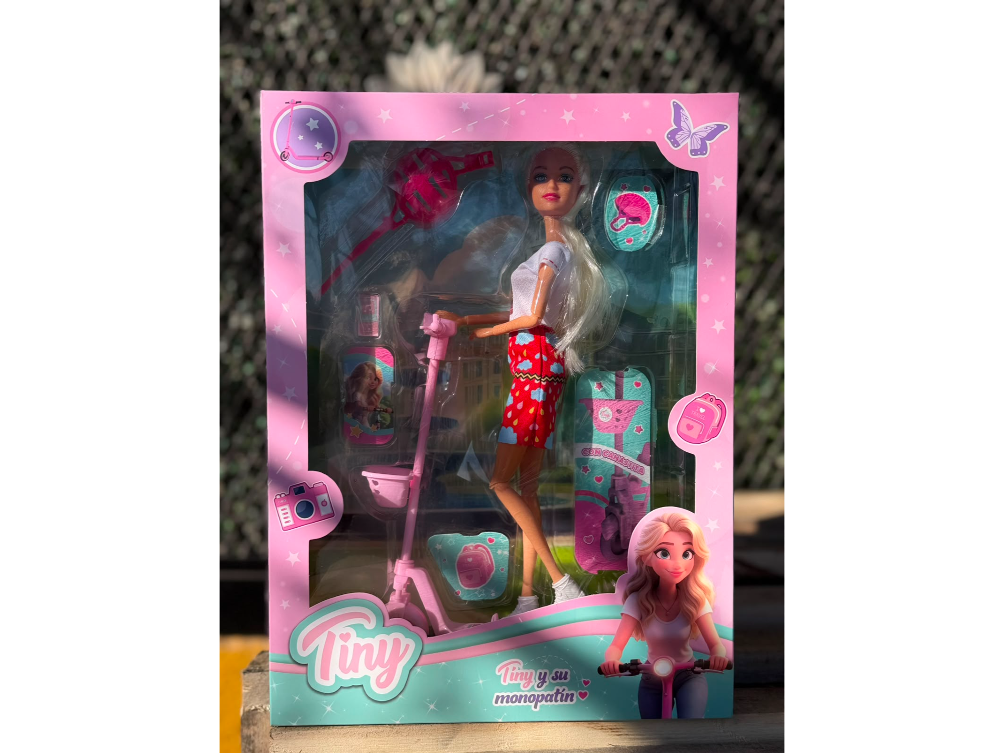 🎀 Muñeca Tiny con Monopatin