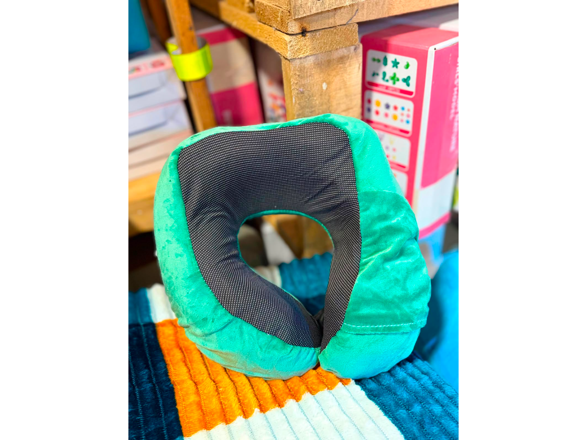 ✈️ Almohada de viaje ergonómica para cuello