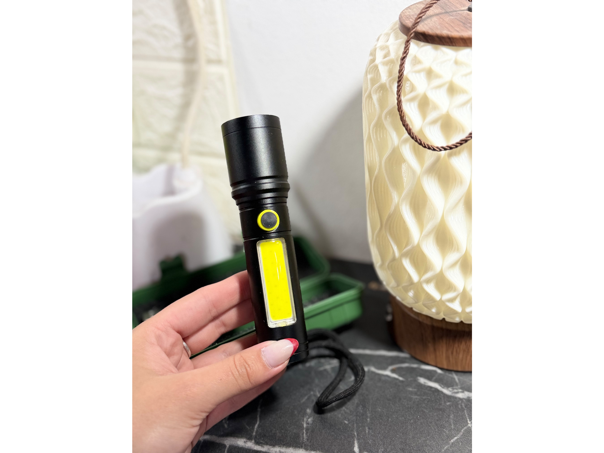 🔦 Linterna LED Recargable
