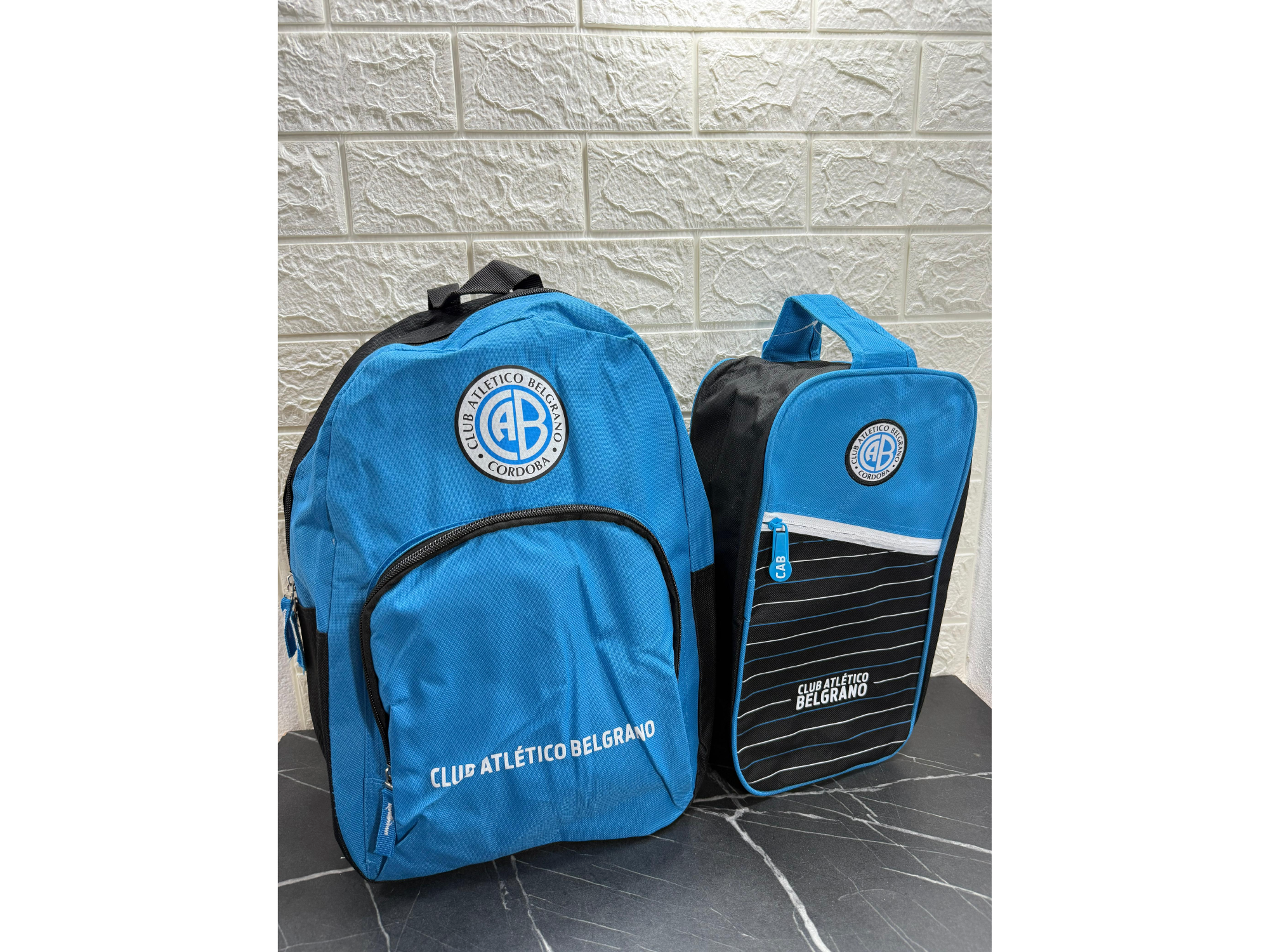 Combo de mochila y botinera