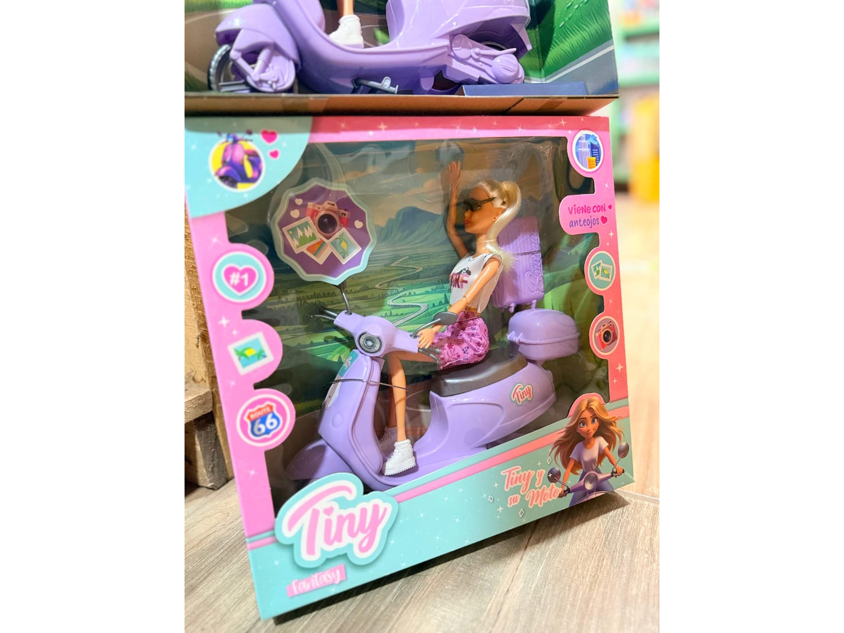 Muñeca Tiny en moto