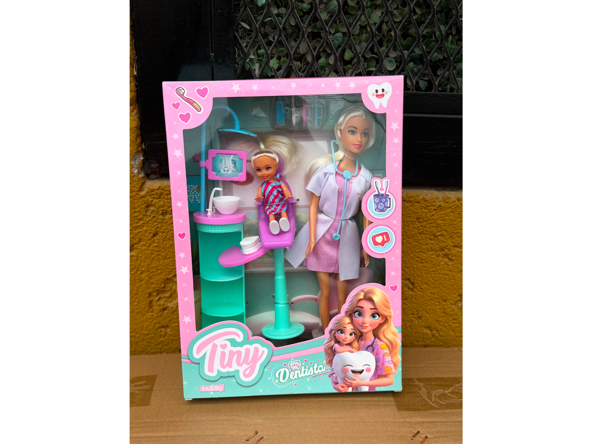 Muñeca Tiny dentista