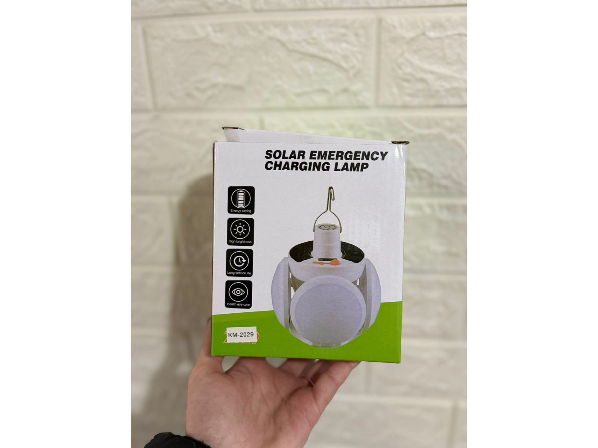 Lámpara de emergencia solar y recargable