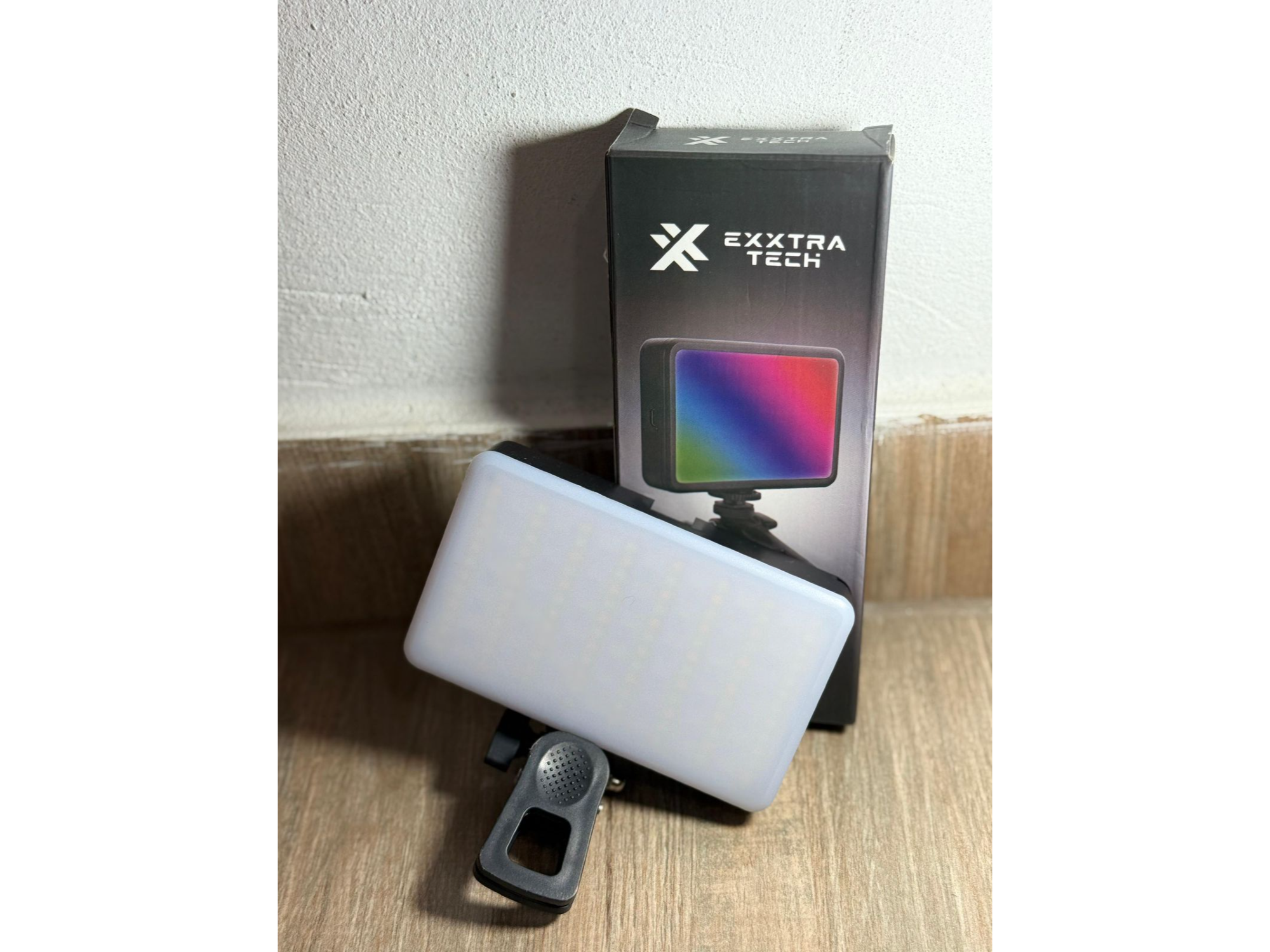 Luz led RGB con soporte Extra Tech