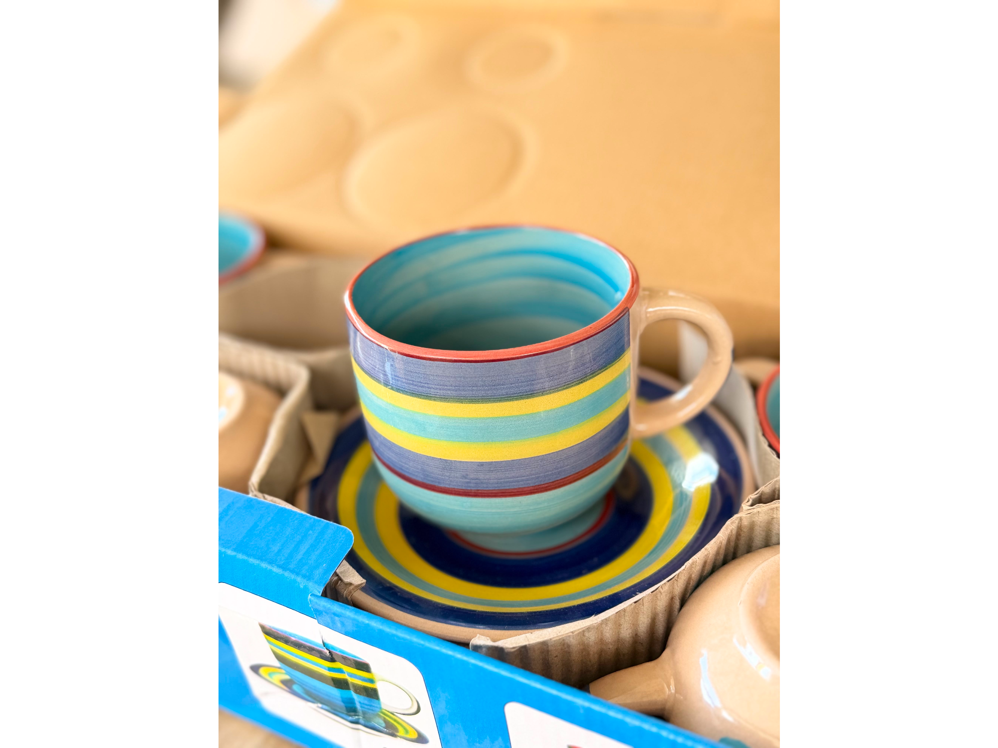 TAZAS Y PLATILLOS