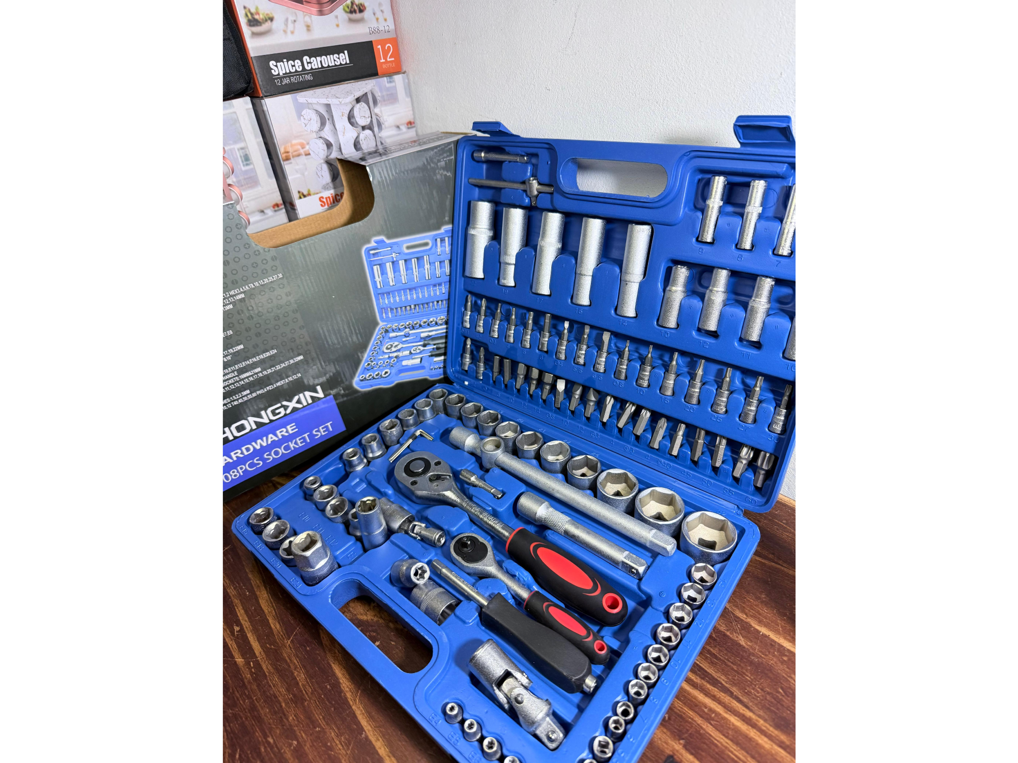 Set de llaves de tubos y puntas en caja