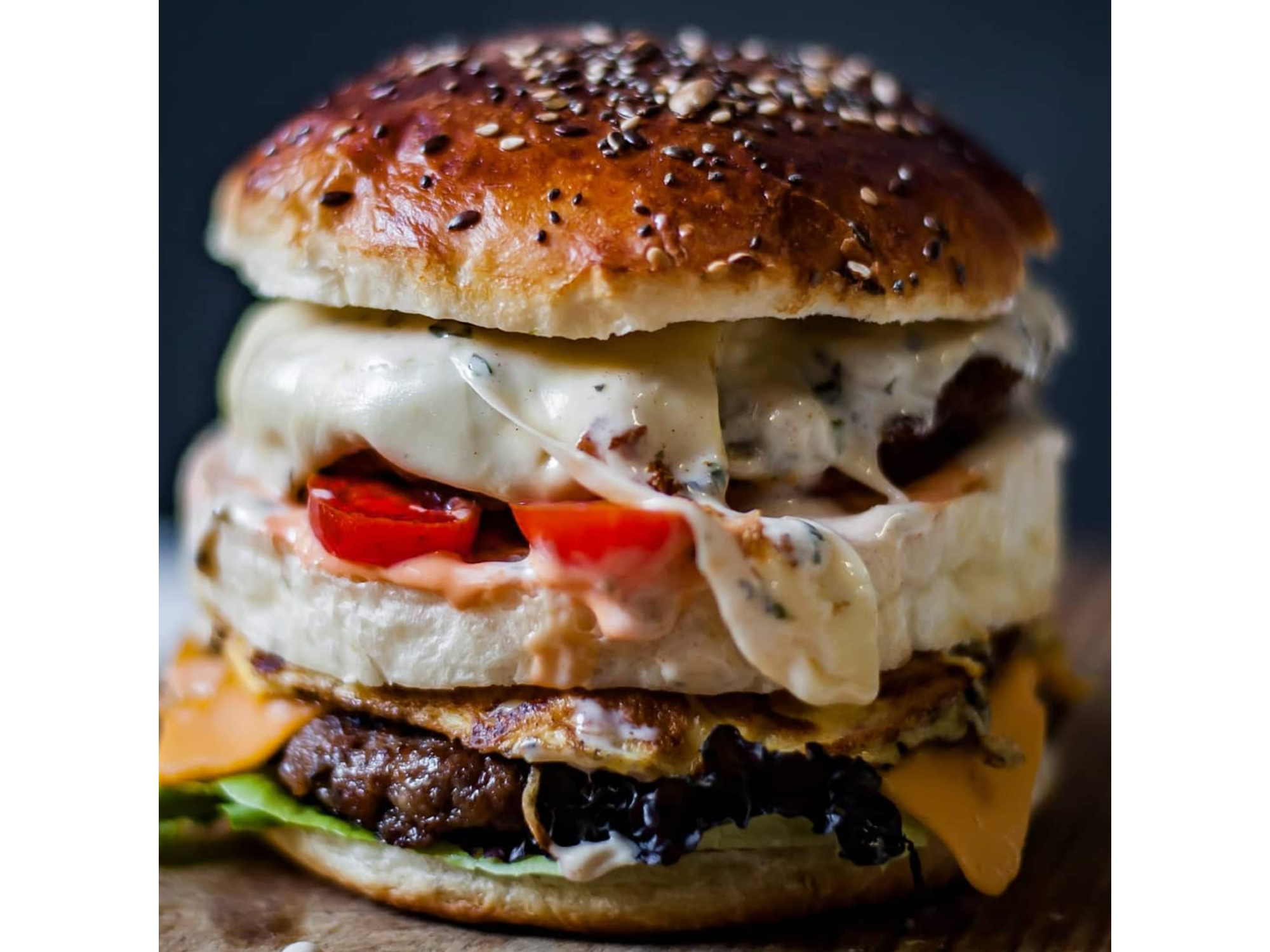 EL ENSAMBLE DOBLE (Homelette JyQ, lechuga, tomate, Cheddar, queso...)