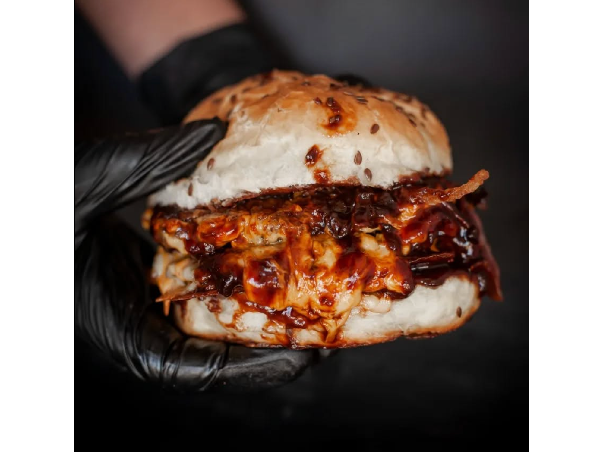 EL ACABADO CRISPY (Una corona de cebolla crispy, doble cheddar en fetas, panceta...)