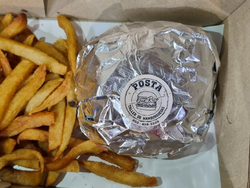 LA TRAMA CROCANTE (Colchón de papas pay, cheddar x2, y más cheddar fundido)