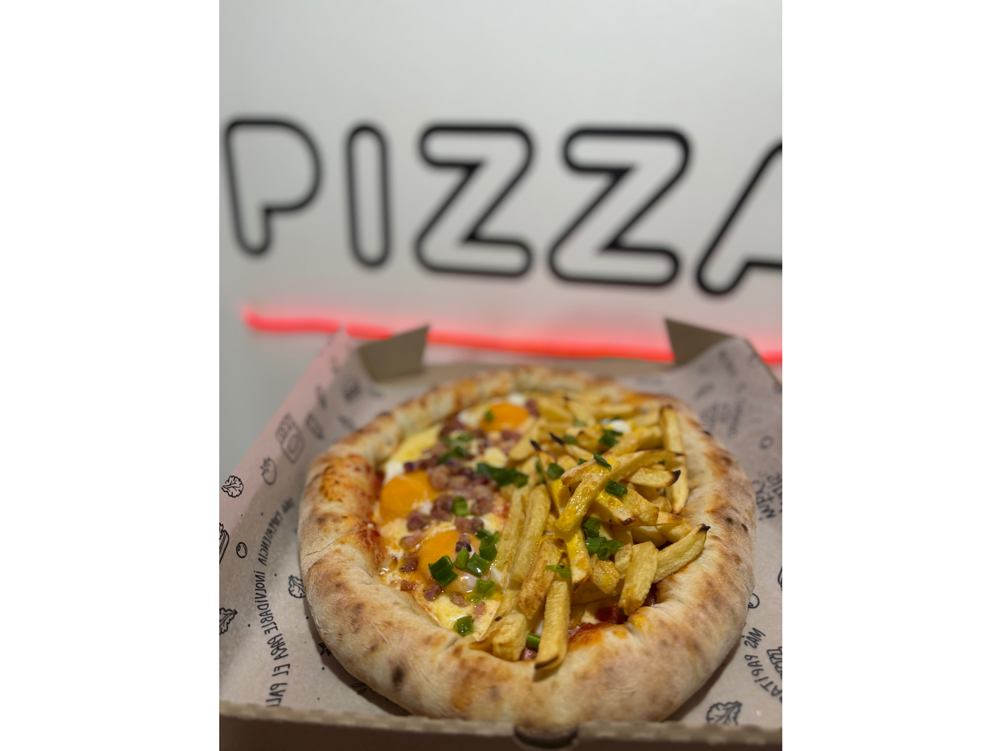 Mitad frita mitad huevona con bordes rellenos