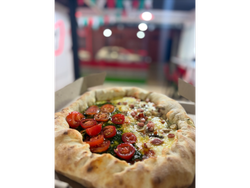 Mitad champi mitad capresse con bordes rellenos