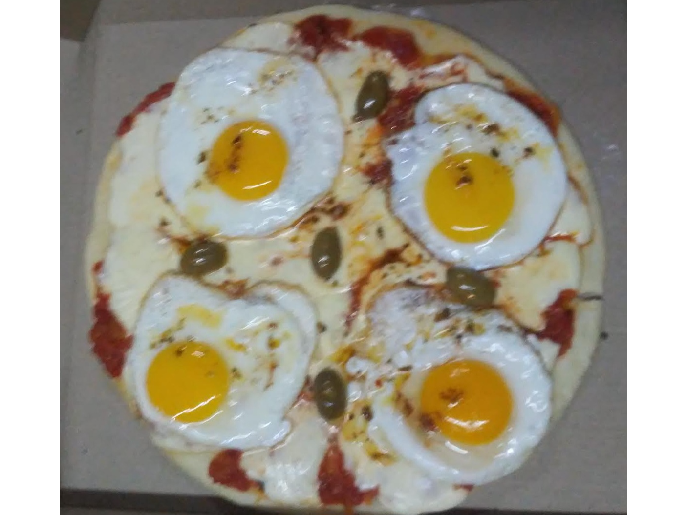 PIZZA C/ HUEVO FRI