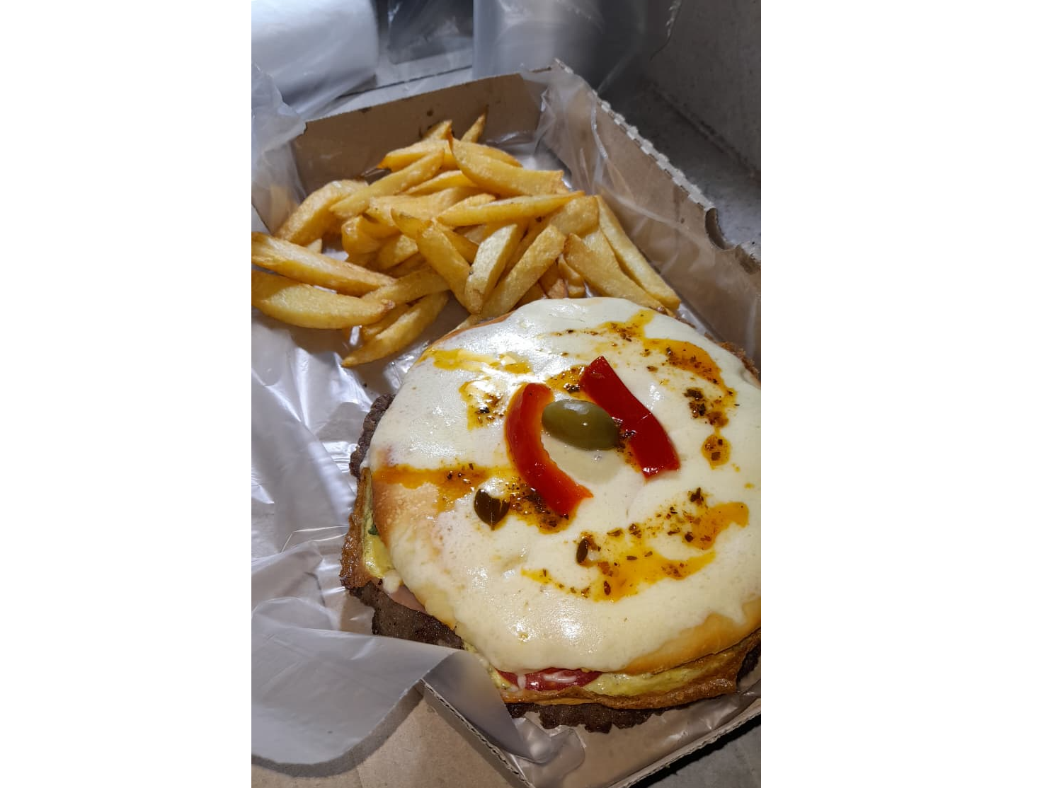 HAMBURG KID GRATINADA C/ Porc. de PAPAS