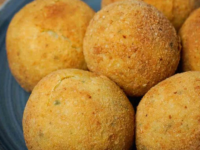 Bombas de Papa y Muzza