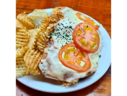Milanesa napolitana con fritas