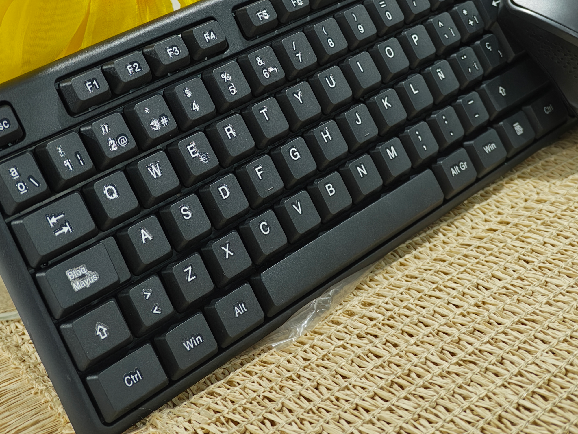 COMBO TECLADO + MOUSE INALÁMBRICO