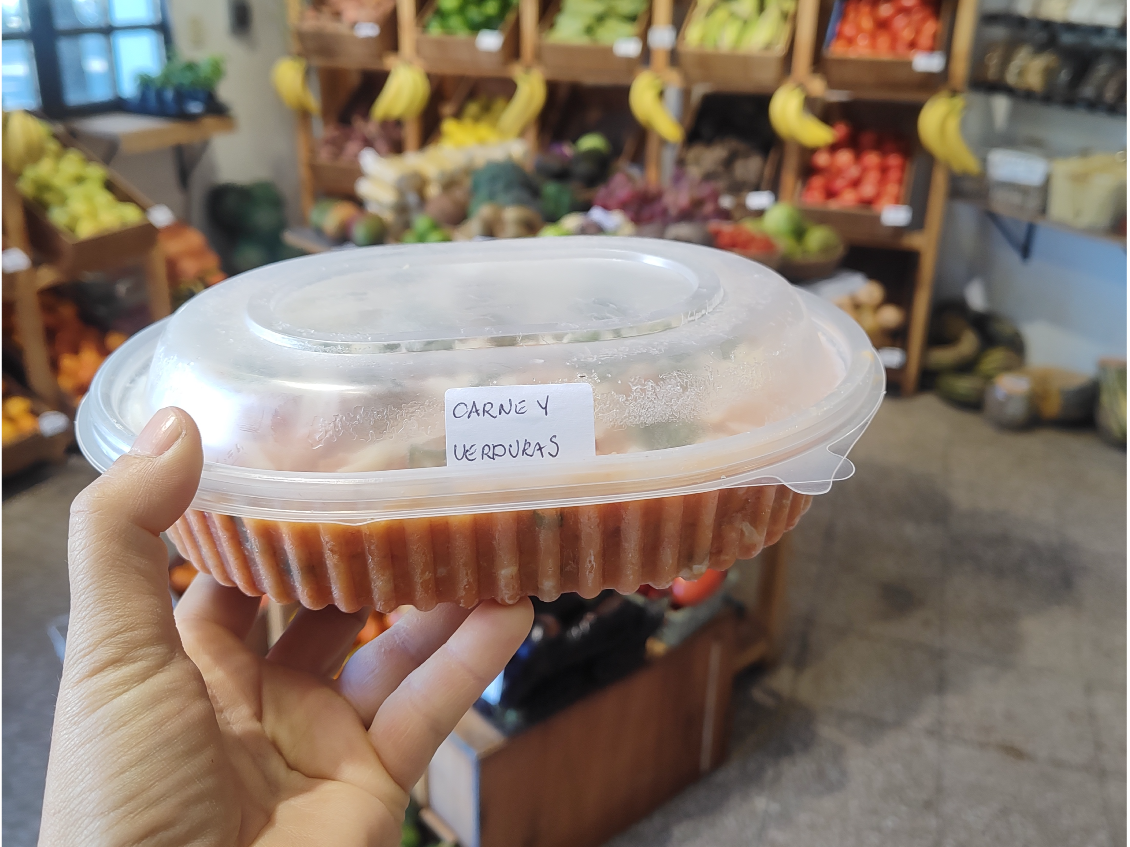 Porción de canelones de carne y verduras