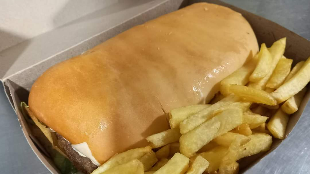 SANDWICH DE MILA