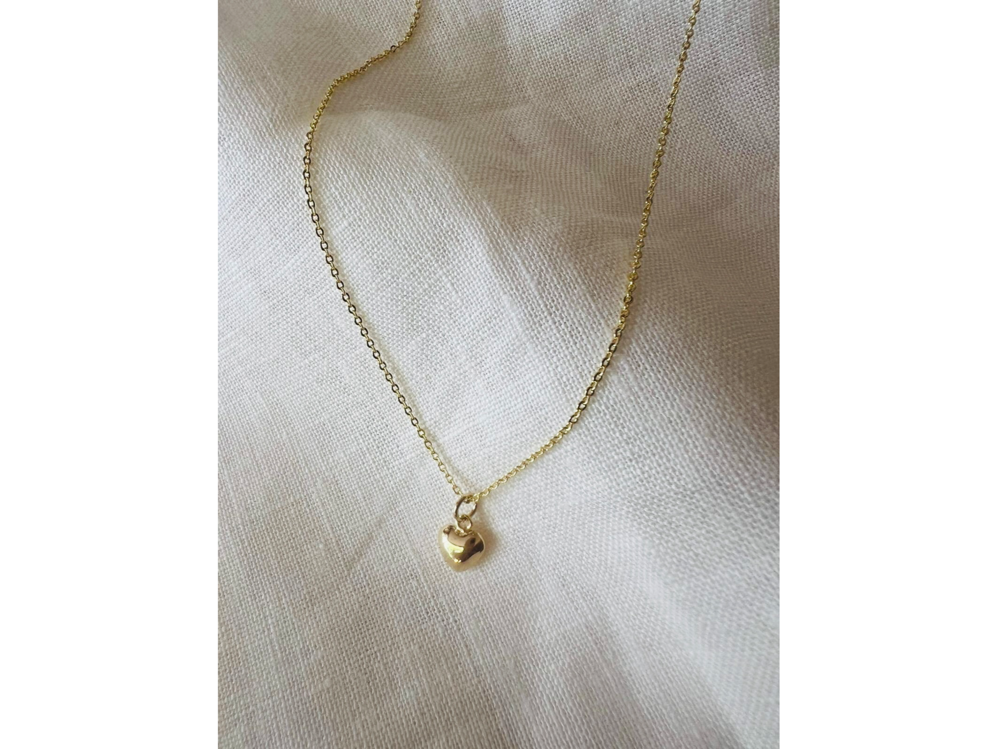 Cadena corazon dorada