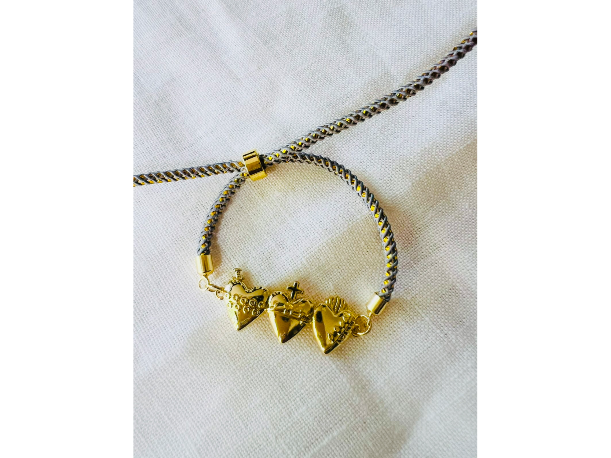 pulsera soga corazón de Jesús , José y maria