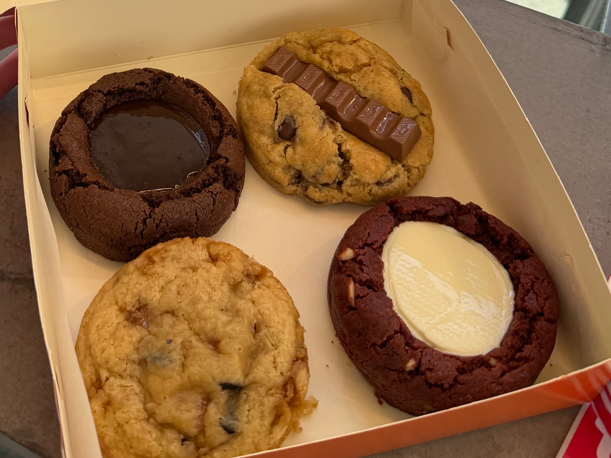 BOX X 4 COOKIES