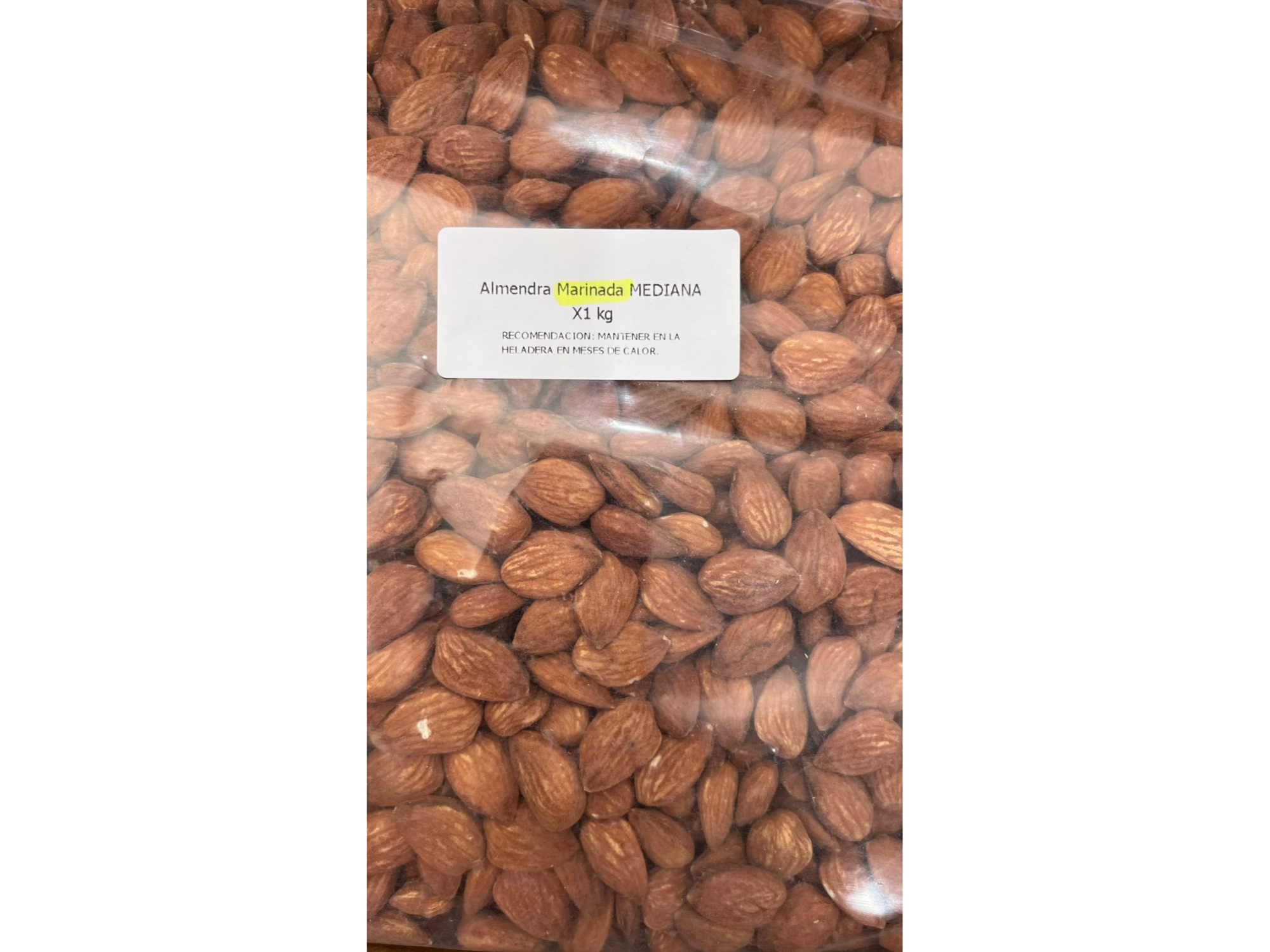 Almendra marinada mediana