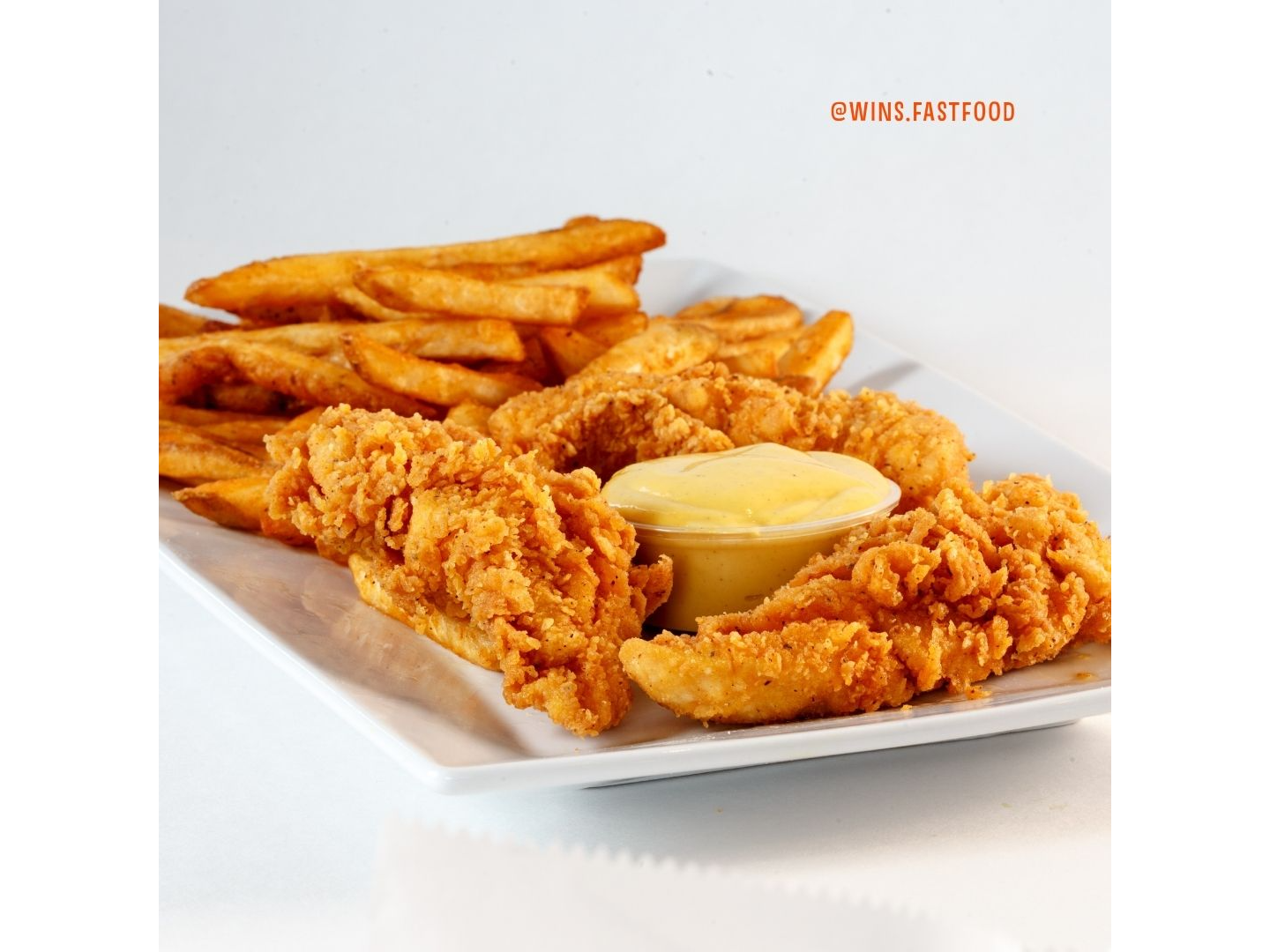 Chicken Fingers x 6u + Papas fritas.
