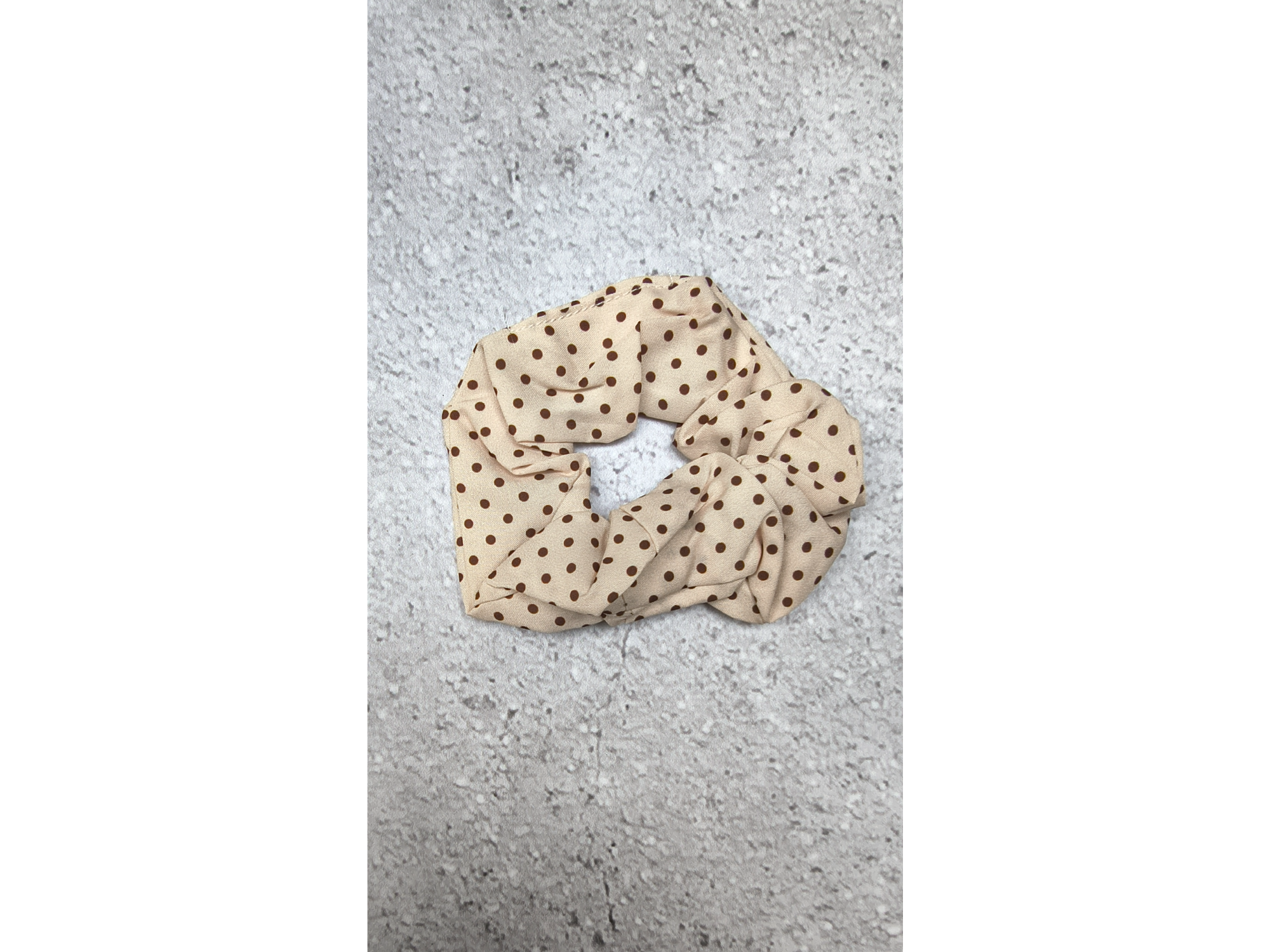 Scrunchie Beige a Lunares