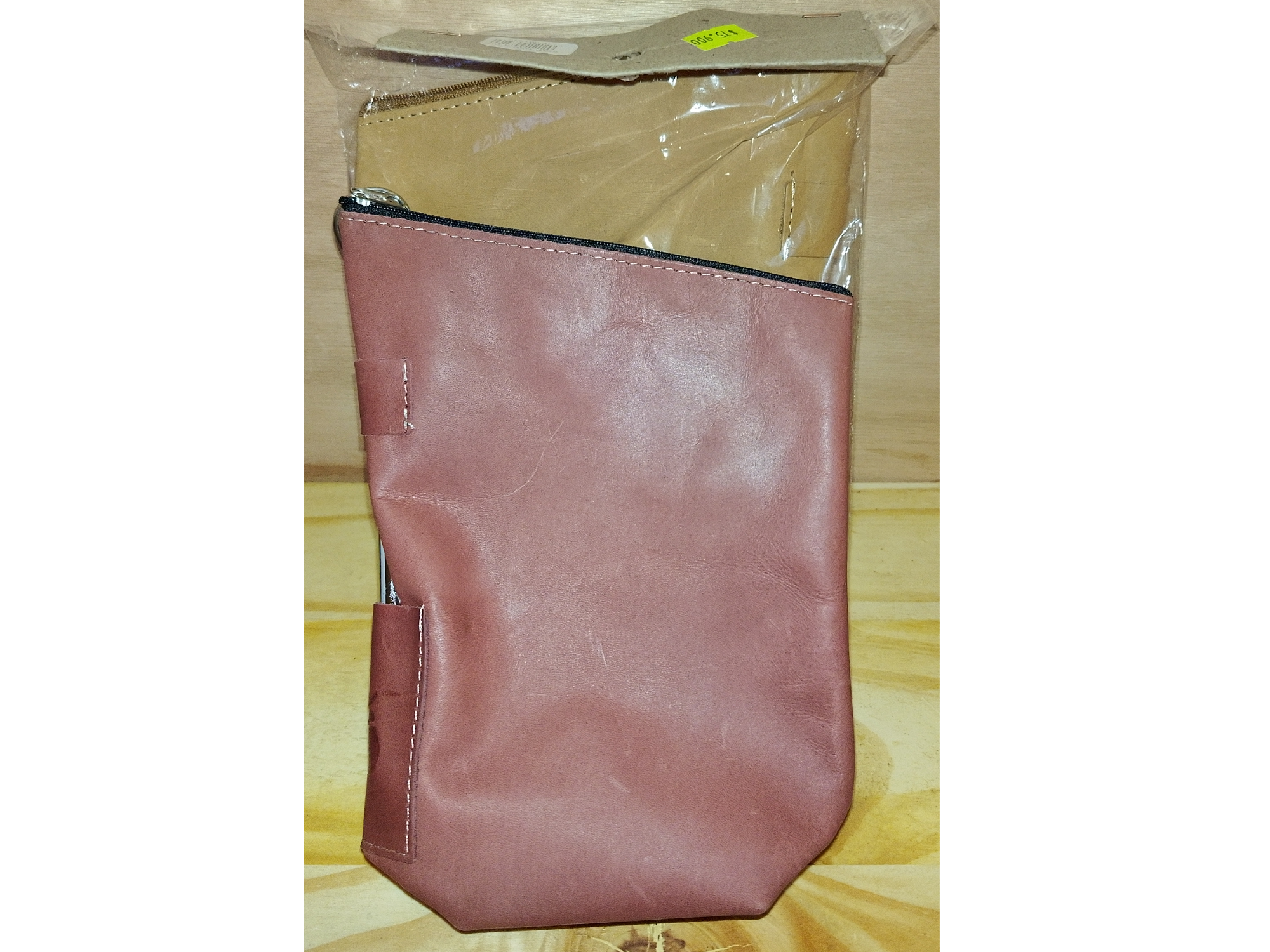 Yerbero de cuero 500g con porta bombilla