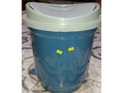 Sesto de basura con tapa giratoria 20 L