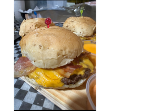 Combo ( 3 simple con cheddar) de Roma Burger & Lomos