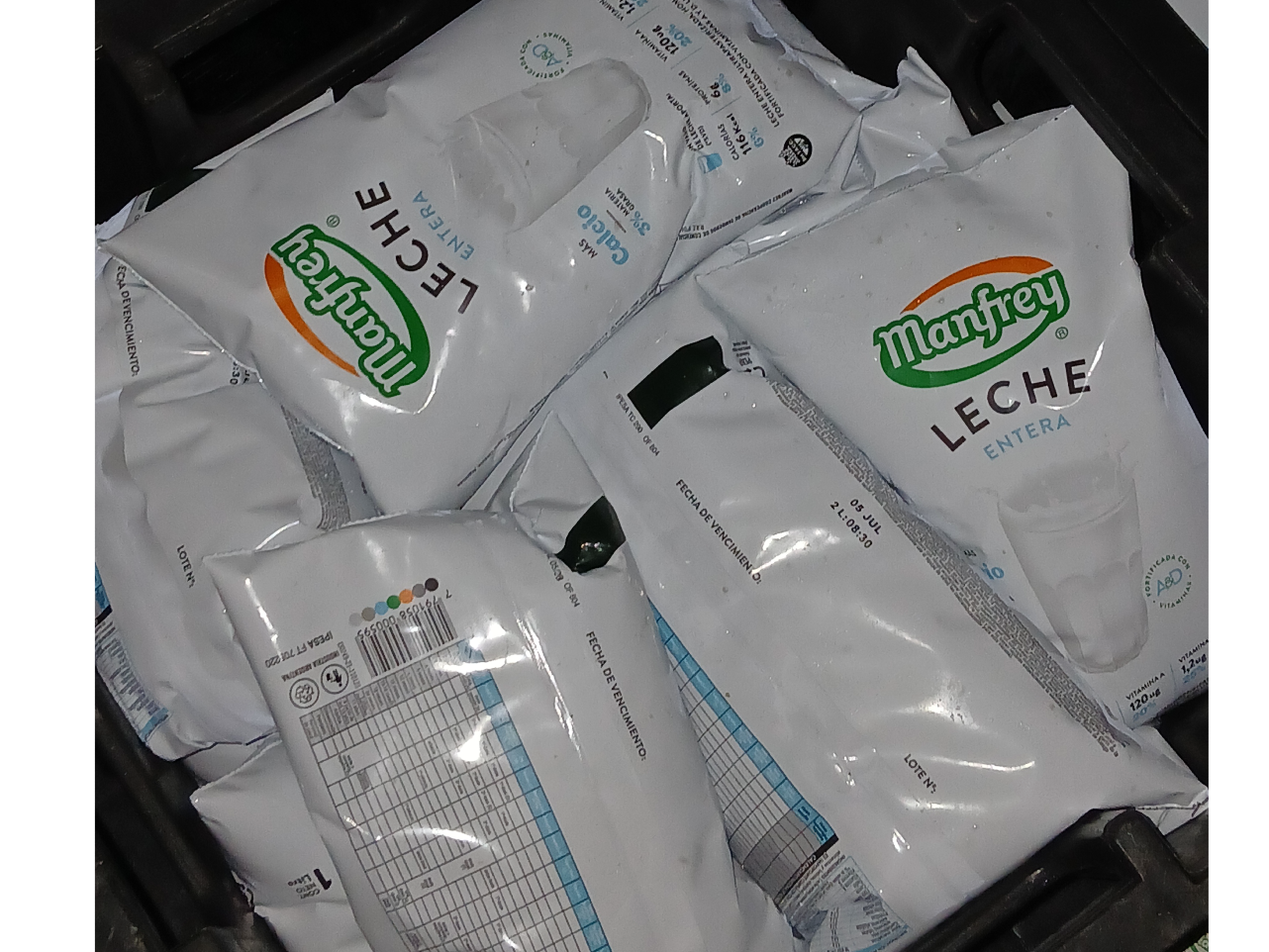 Leche sachet bandeja 18u + 10 Yogur 900gr + 10 Firme