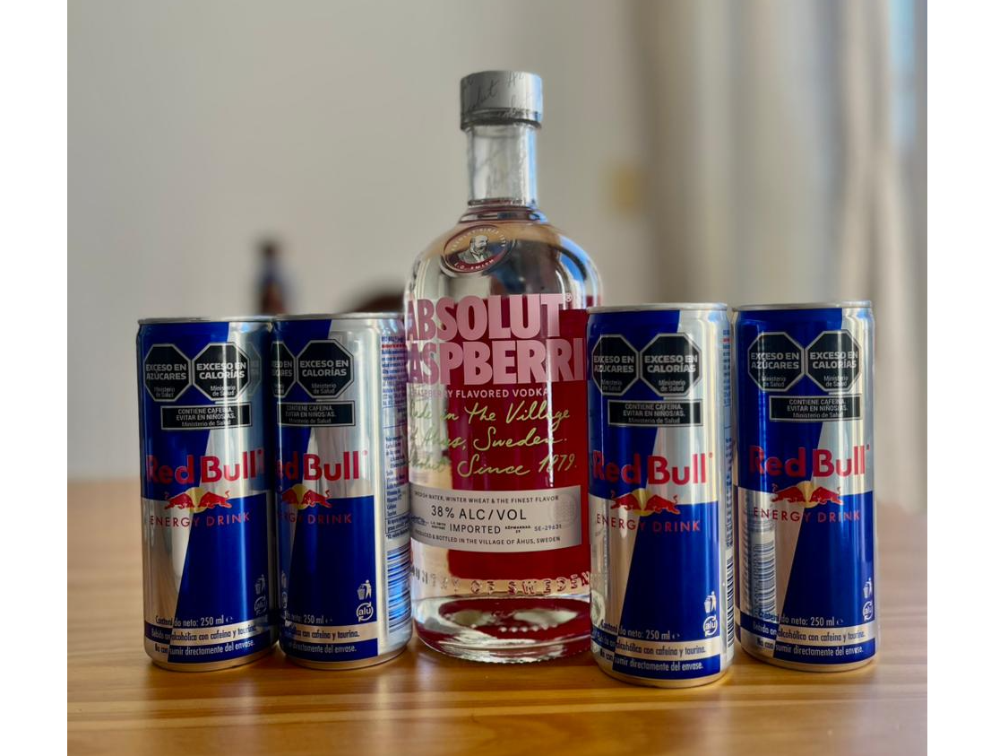 Absolut saborizado + 4 Red Bull