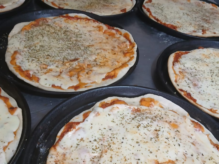 PIZZAS MUZZARELA