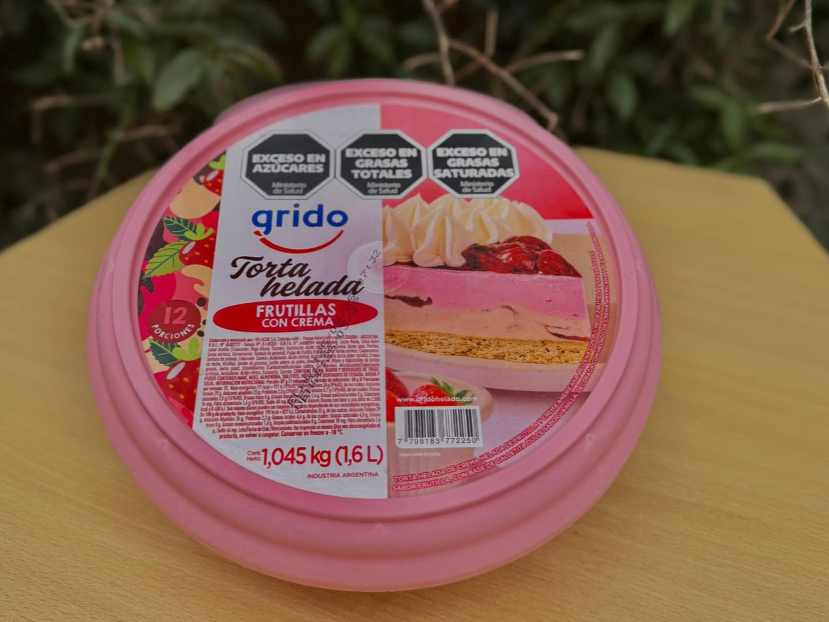 Torta frutillas con crema