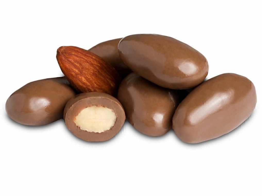 Almendras bañadas en chocolate con leche