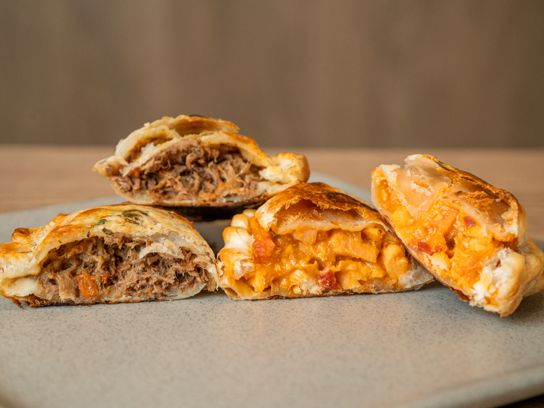 NOCHECITA DE A DOS  (8 empanadas + Santa Julia)