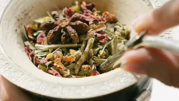 YERBA MATE Y HIERBAS