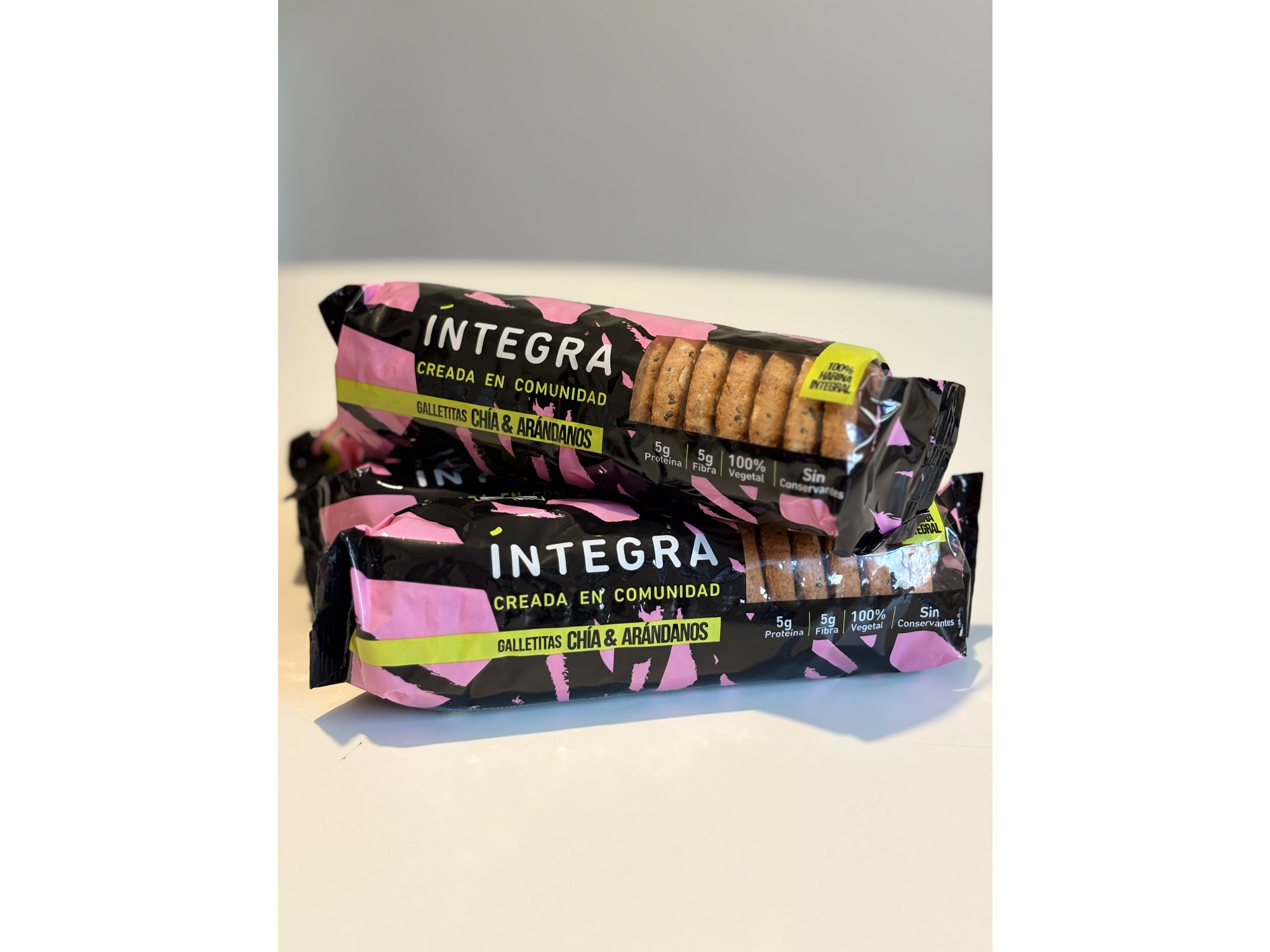 INTEGRA, galletitas integrales sabor chía y arándanos