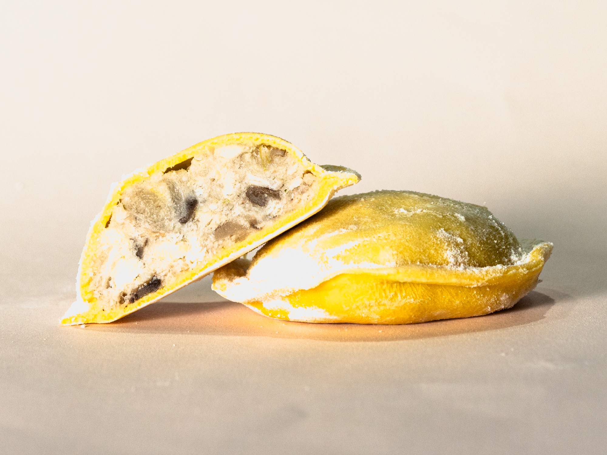 SORRENTINO - Pollo, hongos y quesos.